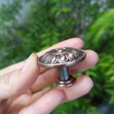  Núm tủ hoa văn màu nâu, màu xanh cổ điển (Cái) 