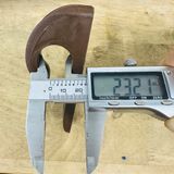  Móc nhựa cây đàn 3 lỗ màu nâu 103mm (Cái) 