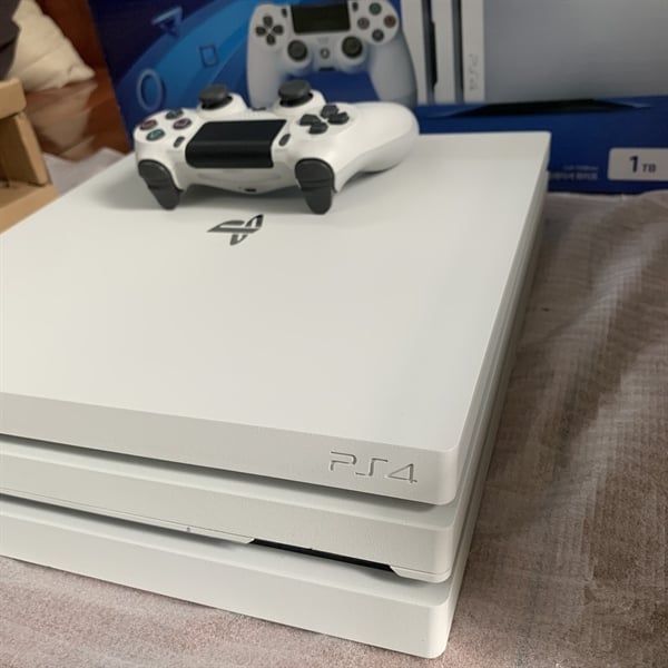 Máy PS4 Pro Màu Trắng CUH 7117B -2nd Hắc Ám