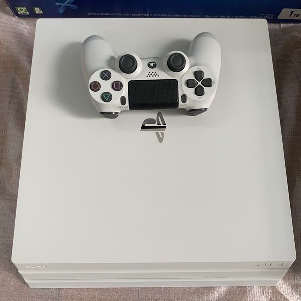 Máy PS4 Pro Màu Trắng CUH 7117B -2nd Hắc Ám