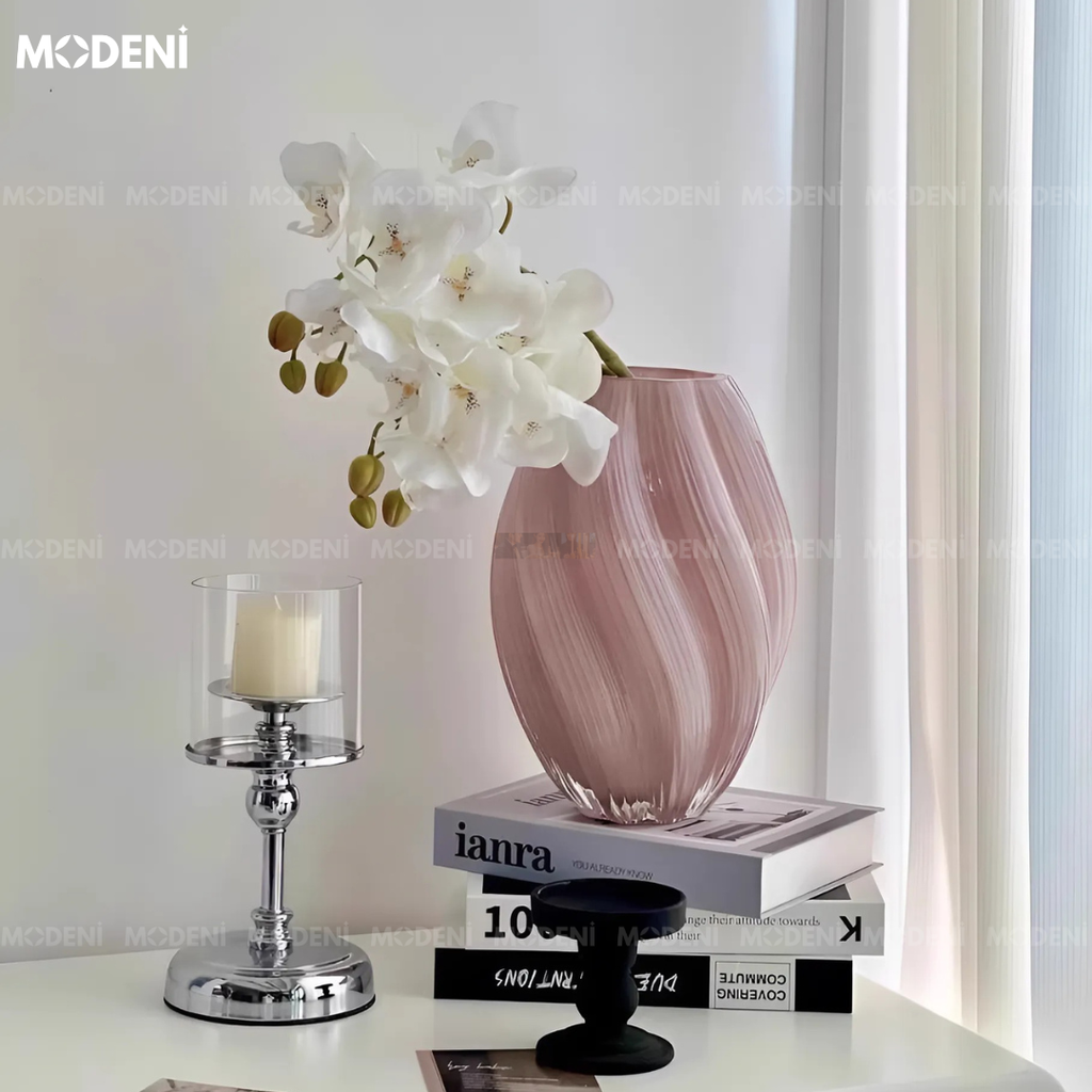 Bình Hoa Binky Thủy Tinh Pastel Hồng Nhạt Cao Cấp – Vân Lượn Mềm Như Sóng Gió Sớm | Decor Góc Chill Dịu Dàng & Tươi Sáng