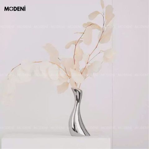 Bình hoa Oliver ánh bạc dáng cong đặt bàn console
