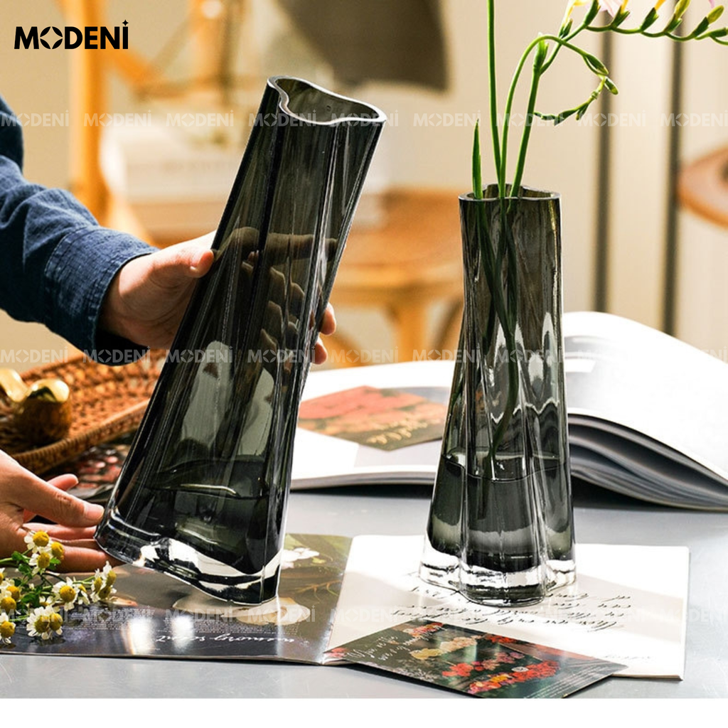 Bình Hoa Pha Lê Eclipse Cao Cấp – Màu Khói Hiện Đại, Thiết Kế Xoắn Trụ – Phù Hợp Bàn Ăn, Góc Decor Sang Trọng