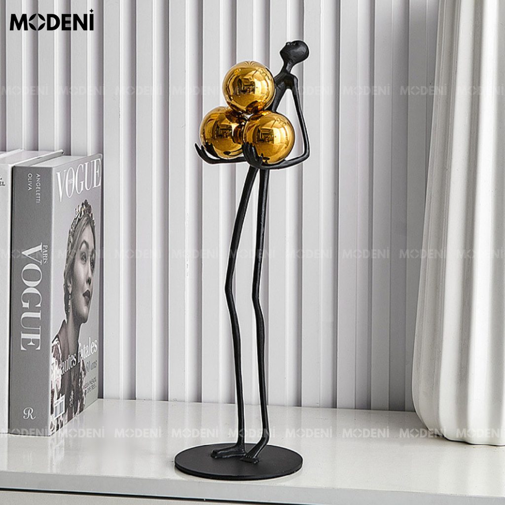 Tượng Trang Trí Oriem Nghệ Thuật Trừu Tượng – Hình Người Cầm Quả Cầu – Decor Bàn Hiện Đại Sang Trọng