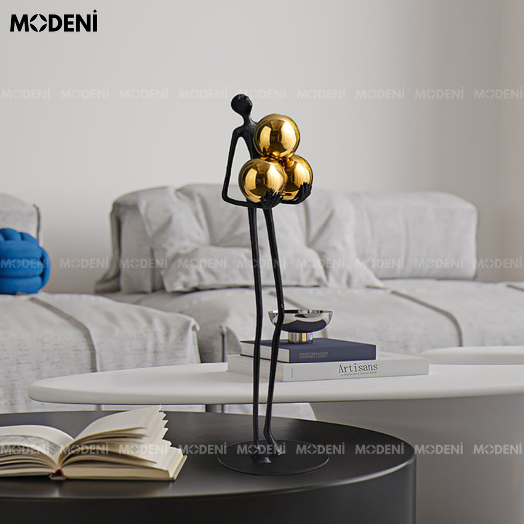 Tượng Trang Trí Oriem Nghệ Thuật Trừu Tượng – Hình Người Cầm Quả Cầu – Decor Bàn Hiện Đại Sang Trọng