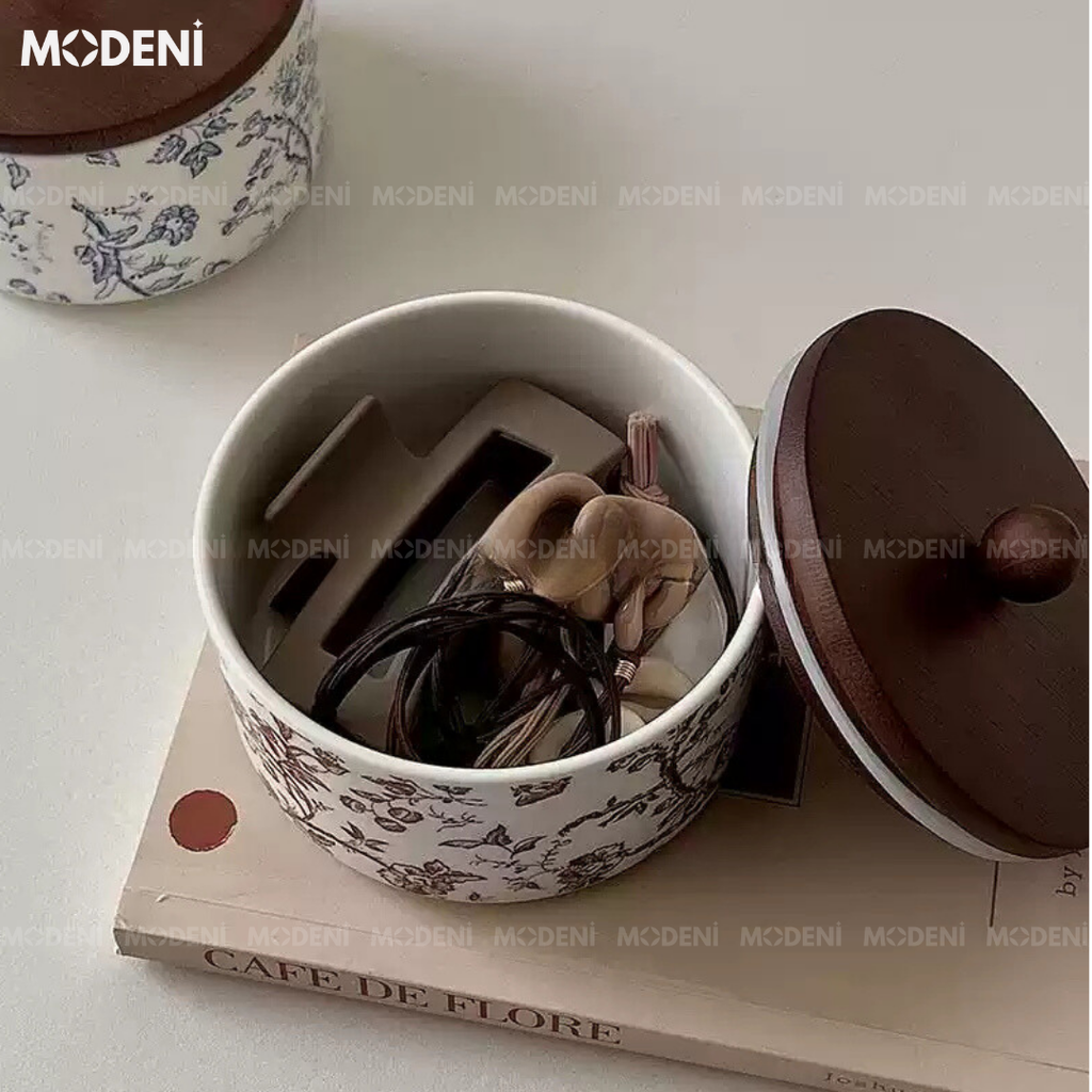 Lọ Đựng Palm Màu Đỏ – Hũ Sứ Nắp Gỗ Đựng Trà Bánh Kẹo – Hoa Văn Cổ Sang Trọng Vintage – Decor Tủ Kệ Đậm Gu