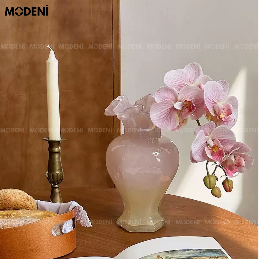Bình Hoa Jena Thủy Tinh Loang Hồng Kem Cao Cấp – Dáng Lượn Bồng Nhẹ | Gợi Nắng Ngọt Ngào Cho Góc Bàn Sáng Tinh Khôi