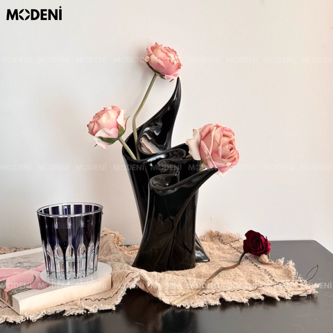 Bình hoa sứ Echo cao cấp màu đen bóng nghệ thuật