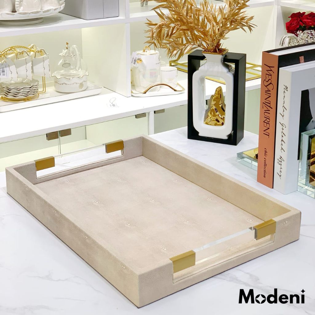Khay Da Godiva Trắng Xám Cao Cấp – Tay Cầm Acrylic Vàng Kim Hiện Đại, Decor Bàn Trà Hiện Đại Sang Trọng