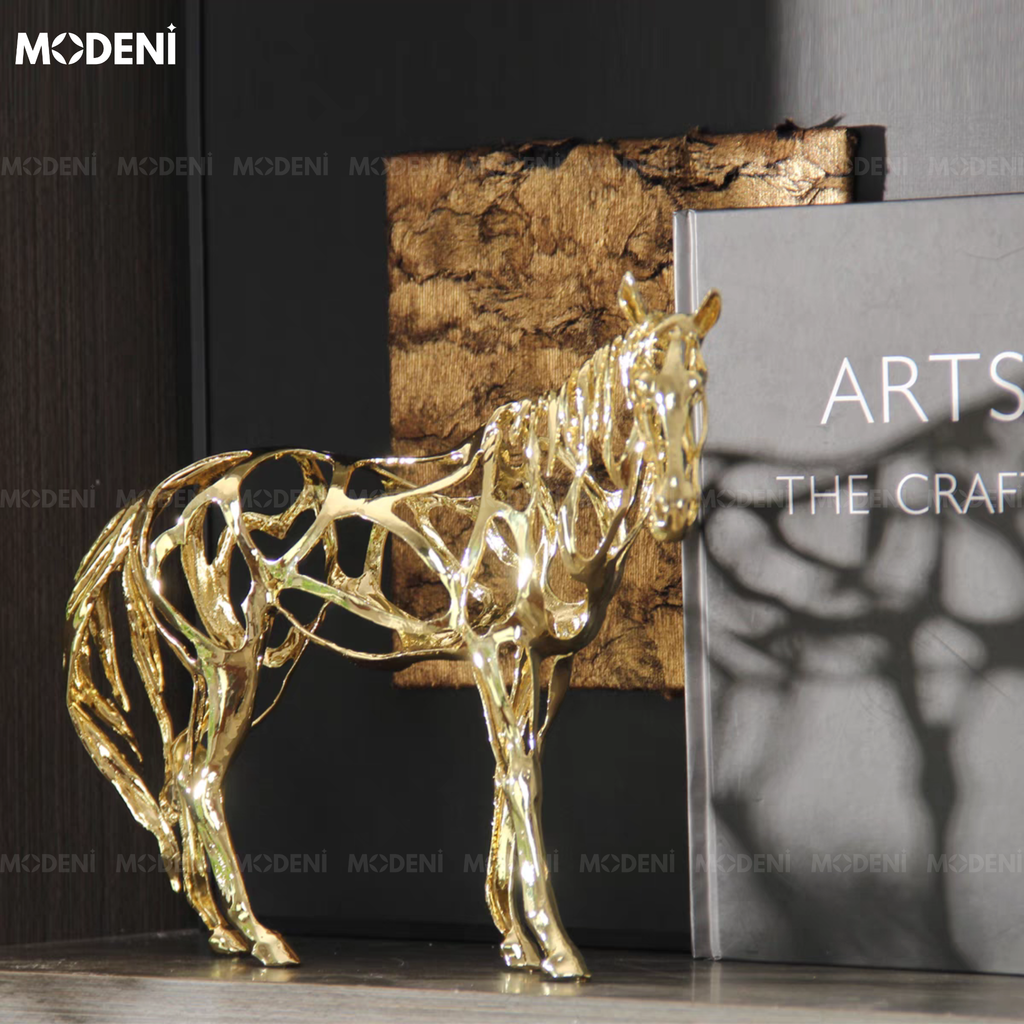 Tượng Ngựa Regal Stride Decor Hiện Đại Nghệ Thuật – Hợp Kim Mạ Vàng Cho Bàn, Kệ, Khu Vực Trang Trí Sang Trọng