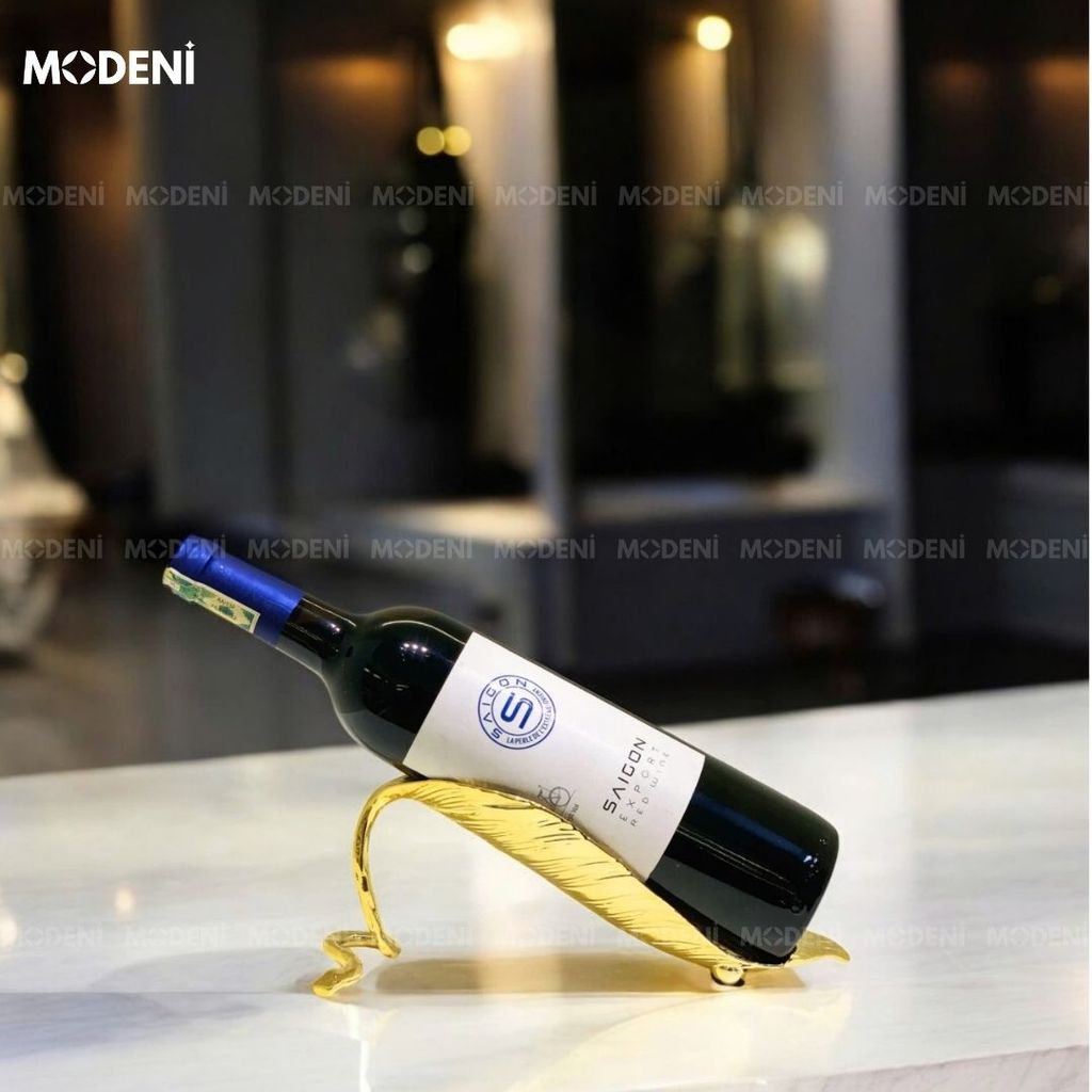 Kệ Rượu Trang Trí Azaria Golden – Thiết Kế Hình Chiếc Lá Mạ Vàng Cao Cấp, Kích Thước 23.5x9x8 cm, Phù Hợp Decor Bàn Tiệc & Kệ Tủ Sang Trọng