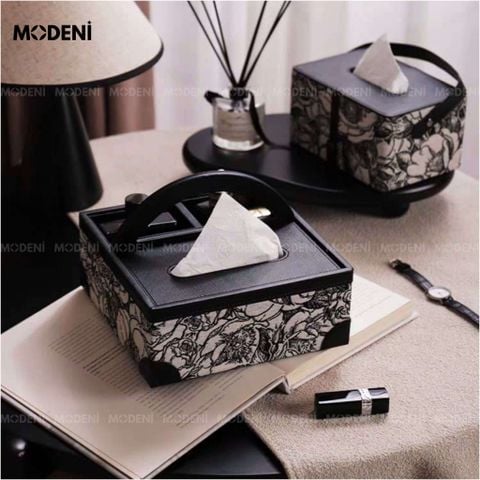 Hộp khăn giấy Kellan vải dệt họa tiết báo rừng phối da PU cao cấp đặt trên bàn phòng khách sang trọng.