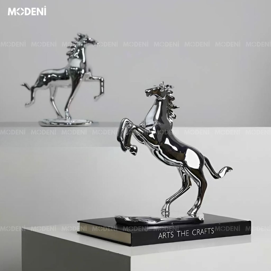 Tượng Trang Trí Ngựa Đứng Valios Black – Decor Mạ Kim Bóng – Tạo Điểm Nhấn Quyền Lực Cho Không Gian