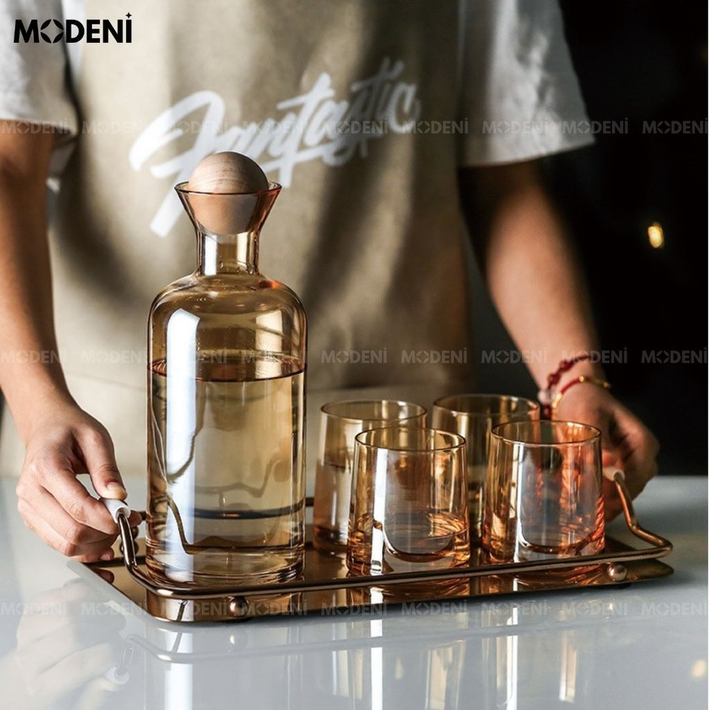 Layla Cam – Bộ Bình Nước Cao Cấp Thủy Tinh Sang Trọng – 1 Bình 4 Ly Kèm Hộp, Phù Hợp Bàn Tiếp Khách hoặc Làm Quà Tặng