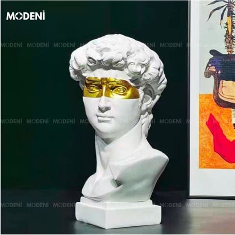 Decor bàn làm việc hiện đại với tượng Golden Vision