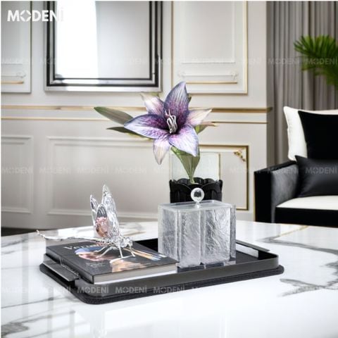 Khay bàn sofa Kaylin phù hợp phòng khách sang trọng.