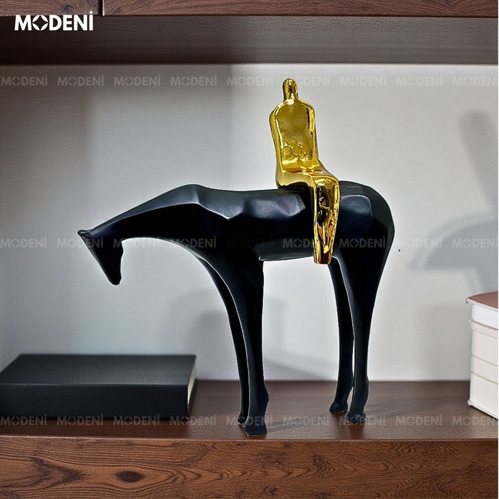 Tượng Trang Trí Nomad Nghệ Thuật – Hình Người Cưỡi Ngựa Mạ Vàng – Decor Kệ, Bàn Làm Việc Phong Cách Hiện Đại