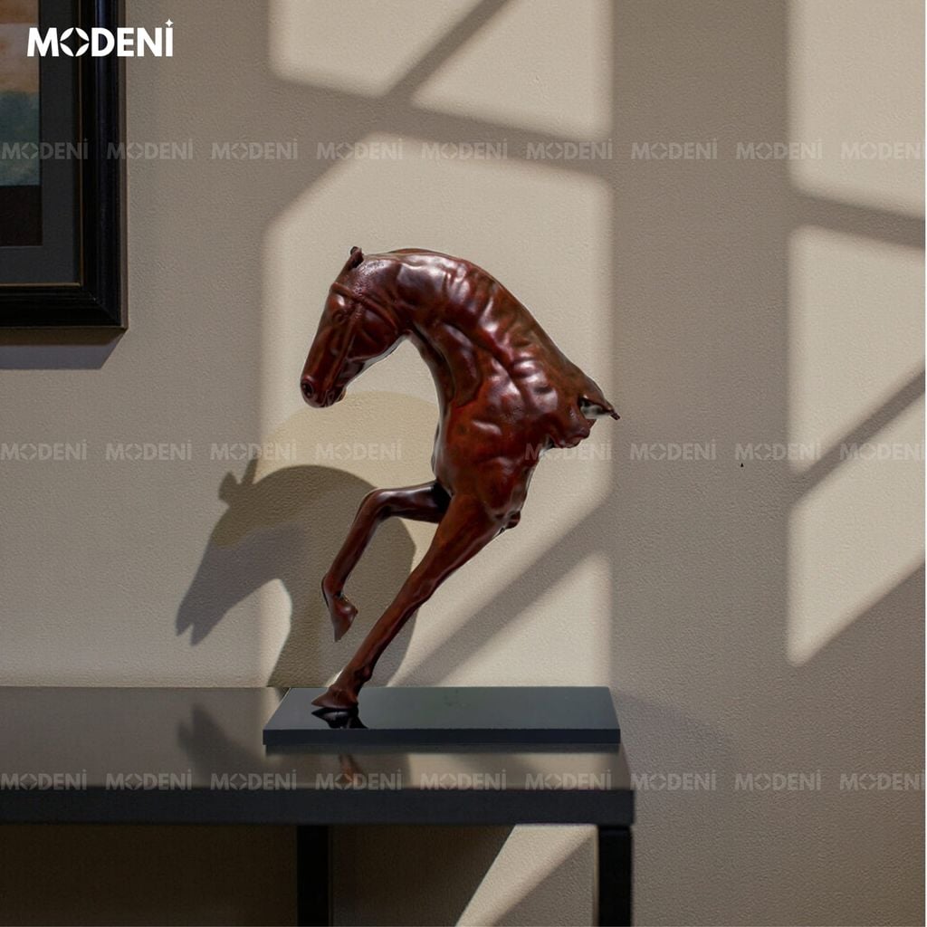 Tượng Trang Trí Riven Ngựa Nâu Nghệ Thuật – Dáng Ngựa Dũng Mãnh – Decor Hiện Đại Cho Không Gian Cá Tính