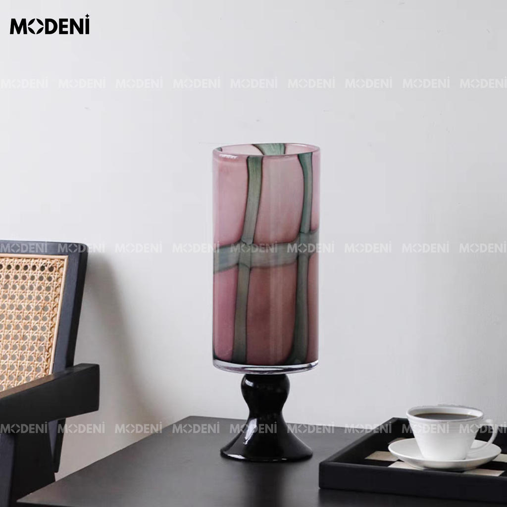 Bình Hoa Thủy Tinh Botanic – Bình Hoa Decor Cao Cấp – Dáng Trụ Chân Đế Đen Sang Trọng – Kích Thước 40.5cm x 14cm, Phù Hợp Kệ Tủ, Bàn Console