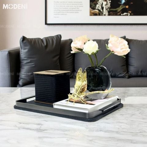 Khay bàn sofa Kaylin phù hợp phòng khách sang trọng.