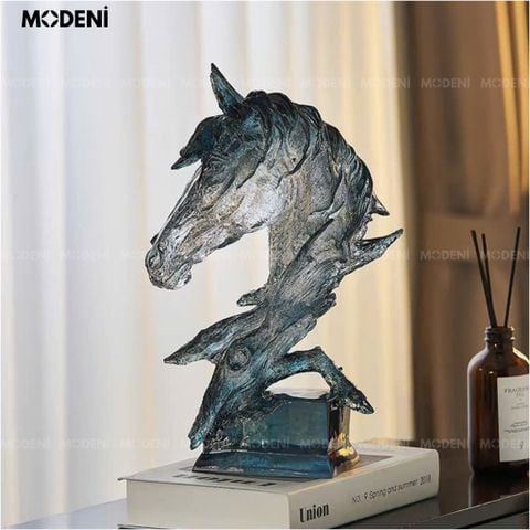 Tượng ngựa Acacia trên bàn kệ sách decor phong cách hiện đại tối giản