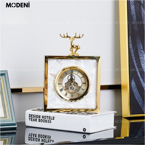 Thiết kế đồng hồ vuông Goldie – món quà decor tinh tế cho người yêu thẩm mỹ.