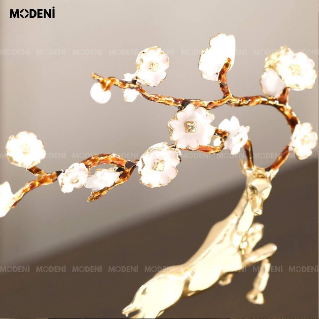 Tượng Trang Trí Nai Hươu Fiona Cao Cấp – Họa Tiết Vàng Nghệ Thuật – Điểm Nhấn Hoa Anh Dào Nở