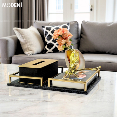 Hộp khăn giấy Keris Chữ Nhật Nâu da PU cao cấp đặt trên bàn phòng khách sang trọng.