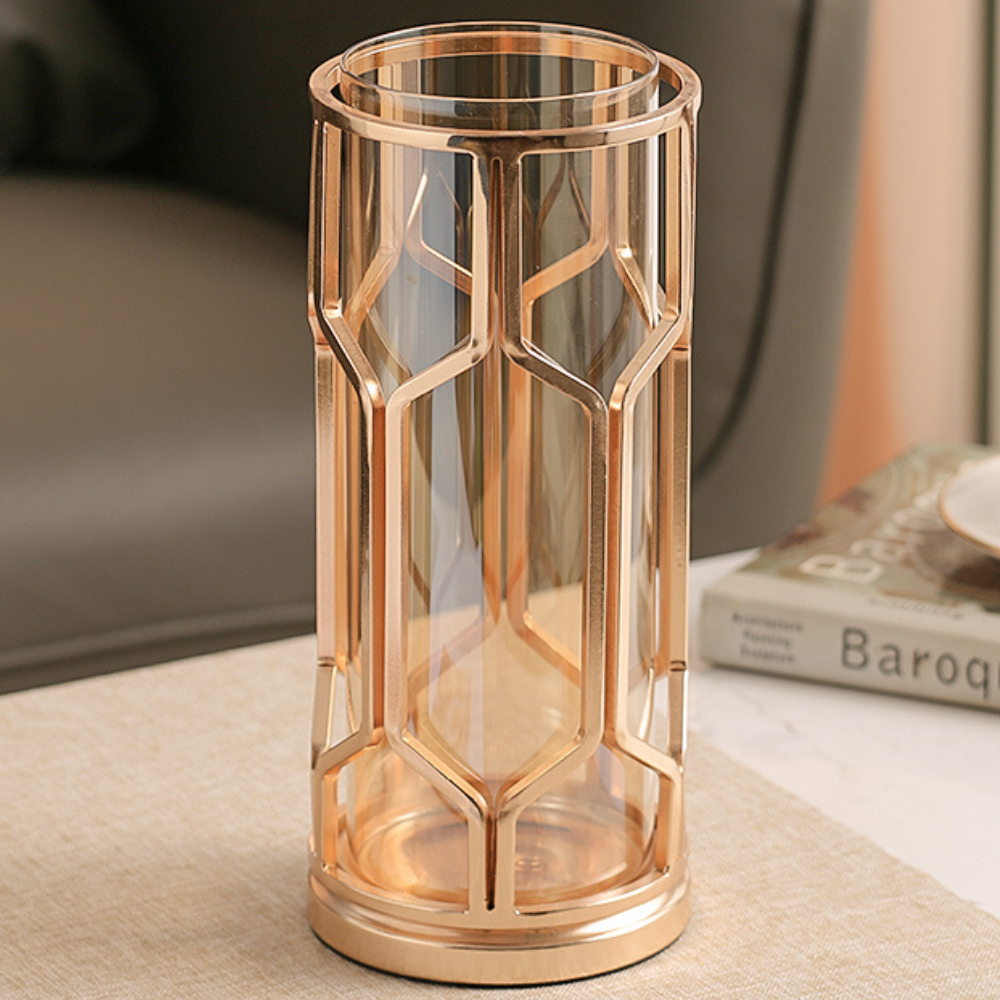 Hexagon Gold – Bình Hoa Thủy Tinh Lục Giác Ánh Vàng Hiện Đại Sang Trọng Cho Bàn Sofa & Console