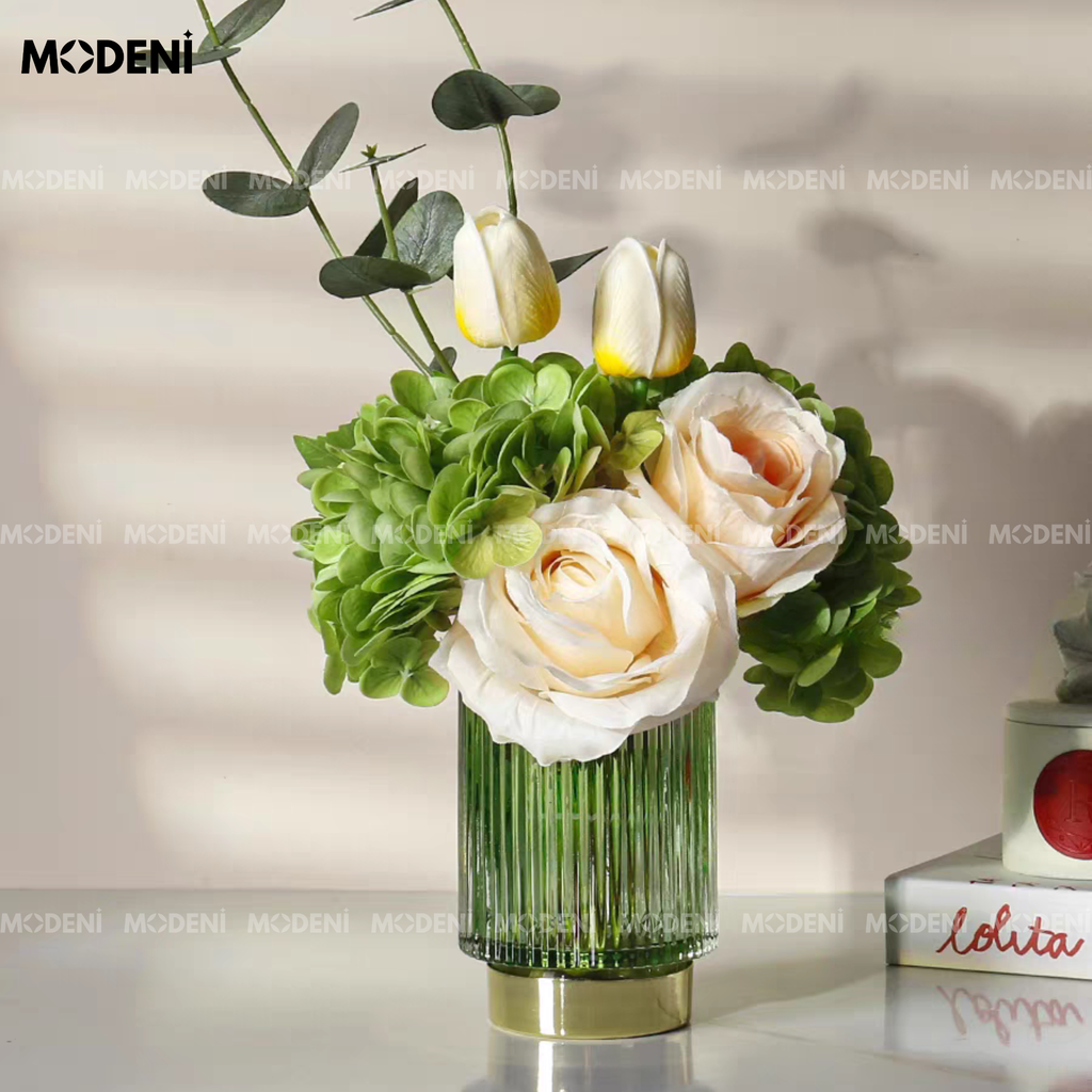 Bình Hoa Opulent Cao Cấp – Thiết Kế Sọc Dọc Tinh Xảo, Đế Vàng Nâng Tầm Không Gian