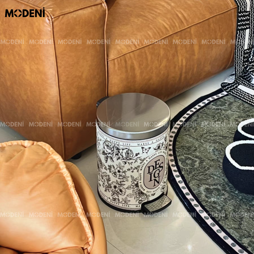 Thùng Rác Có Nắp Denis White – Thùng Rác Decor Retro Sang Trọng – Thiết Kế Nắp Đạp Tiện Lợi – Dung Tích 14L Cho Phòng Khách/Phòng Ngủ