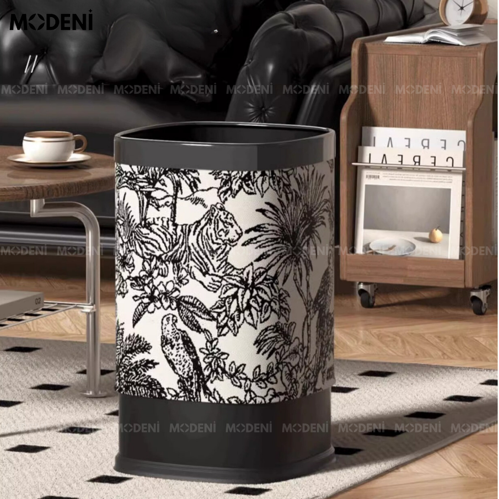 Thùng Rác Edward Đen – Thùng Rác Decor Hiện Đại – Họa Tiết Nhiệt Đới Tinh Tế – Dung Tích 12L, Phù Hợp Phòng Khách/Phòng Làm Việc