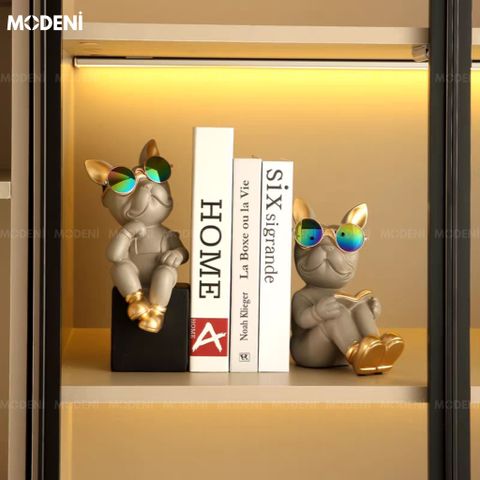 Tượng Bulldog đọc sách và suy tư – chất liệu resin phối xám vàng
