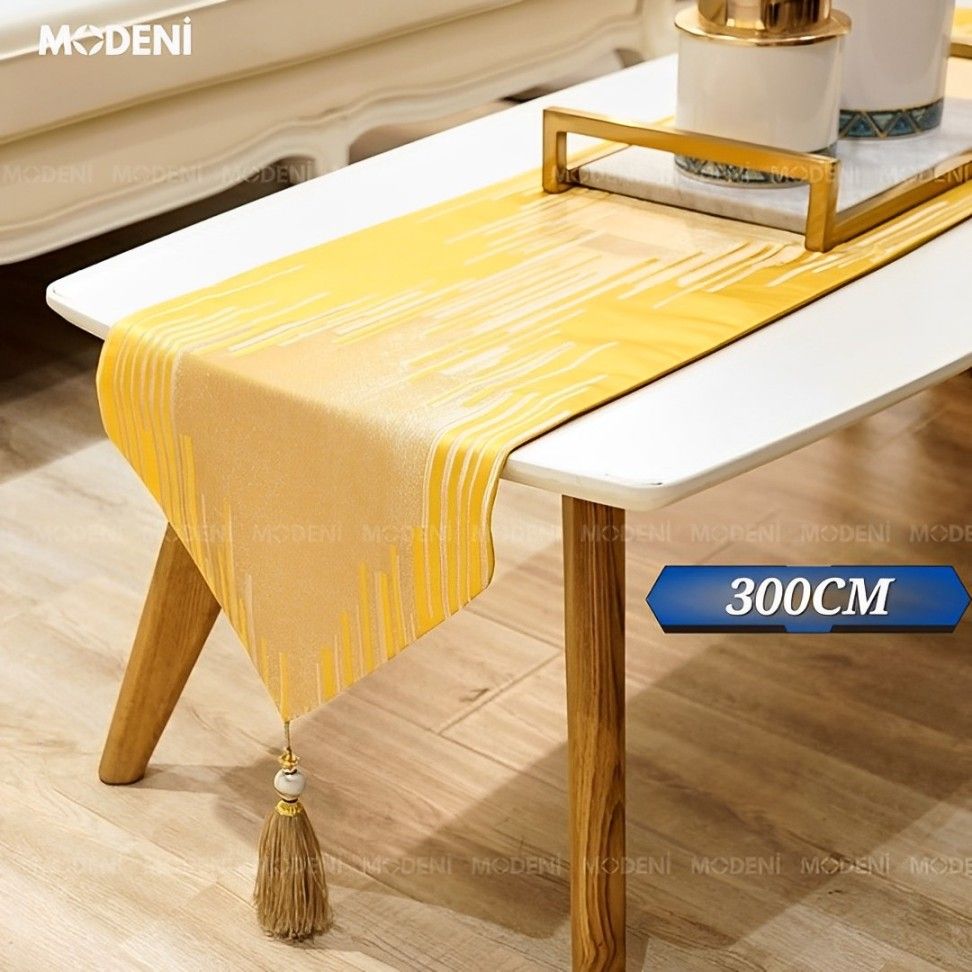 Moony – Khăn Trang Trí Bàn Vàng Gold Sang Trọng – Table Runner Dài 300cm – Decor Bàn Tiệc, Biệt Thự, Không Gian Hiện Đại
