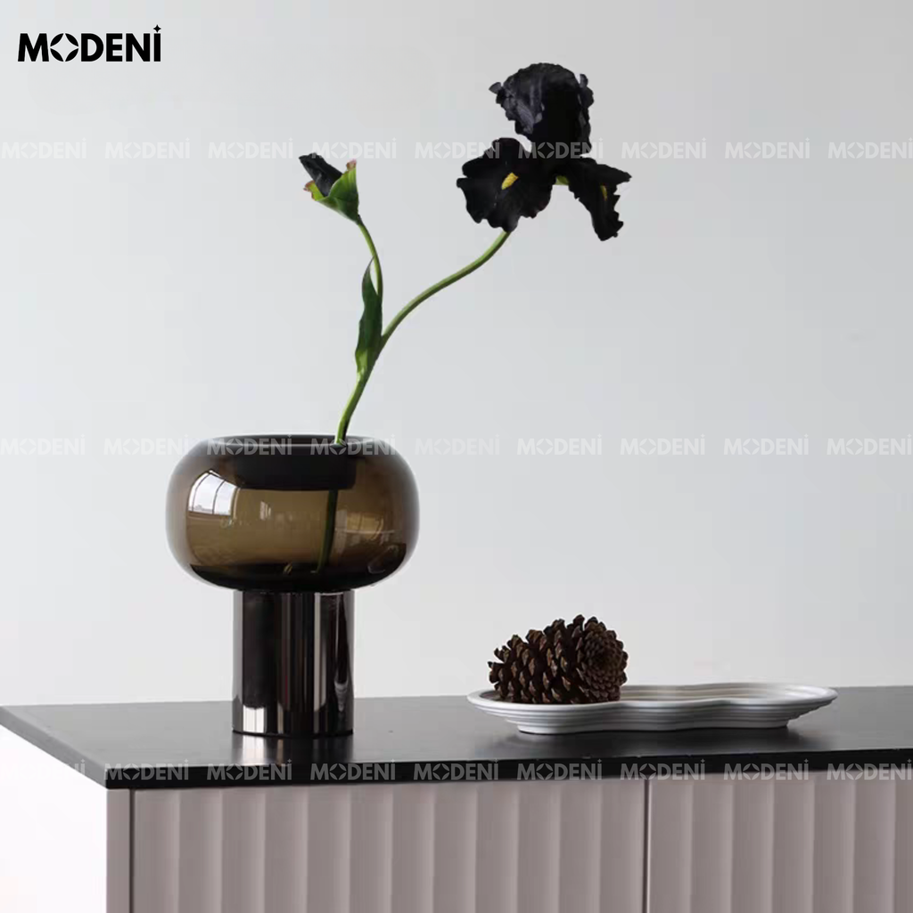 Bình Hoa Thủy Tinh Mocha – Bình Hoa Decor Hiện Đại Sang Trọng – Thủy Tinh Nâu Khói Chân Đế Kim Loại – 23/29cm Dùng Cho Kệ Tủ, Bàn Làm Việc