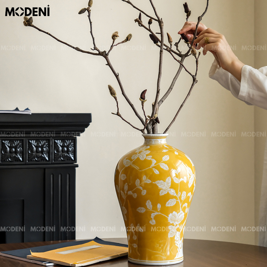 Bình Hoa Sứ Oriental Cao Cấp Men Vàng Hoa Văn Khắc Tay | Decor Bàn Console – Kệ Tủ Phong Cách Á Đông Cổ Điển