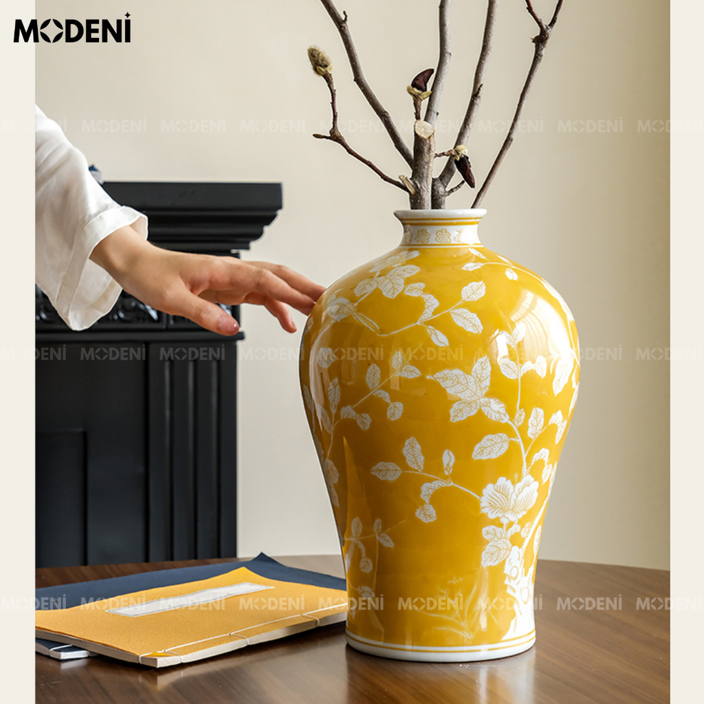 Bình Hoa Sứ Oriental Cao Cấp Men Vàng Hoa Văn Khắc Tay | Decor Bàn Console – Kệ Tủ Phong Cách Á Đông Cổ Điển