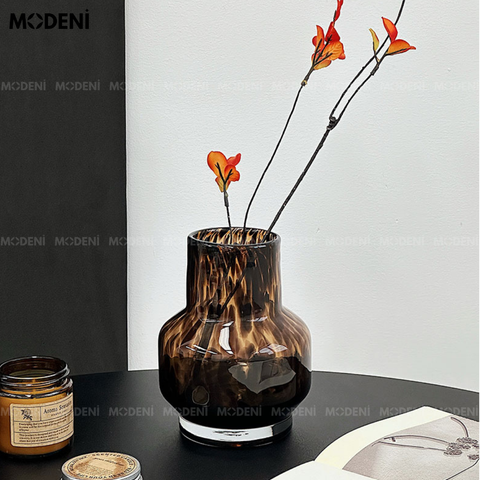 Bình hoa thủy tinh Nivara loang màu hổ phách trầm ấm