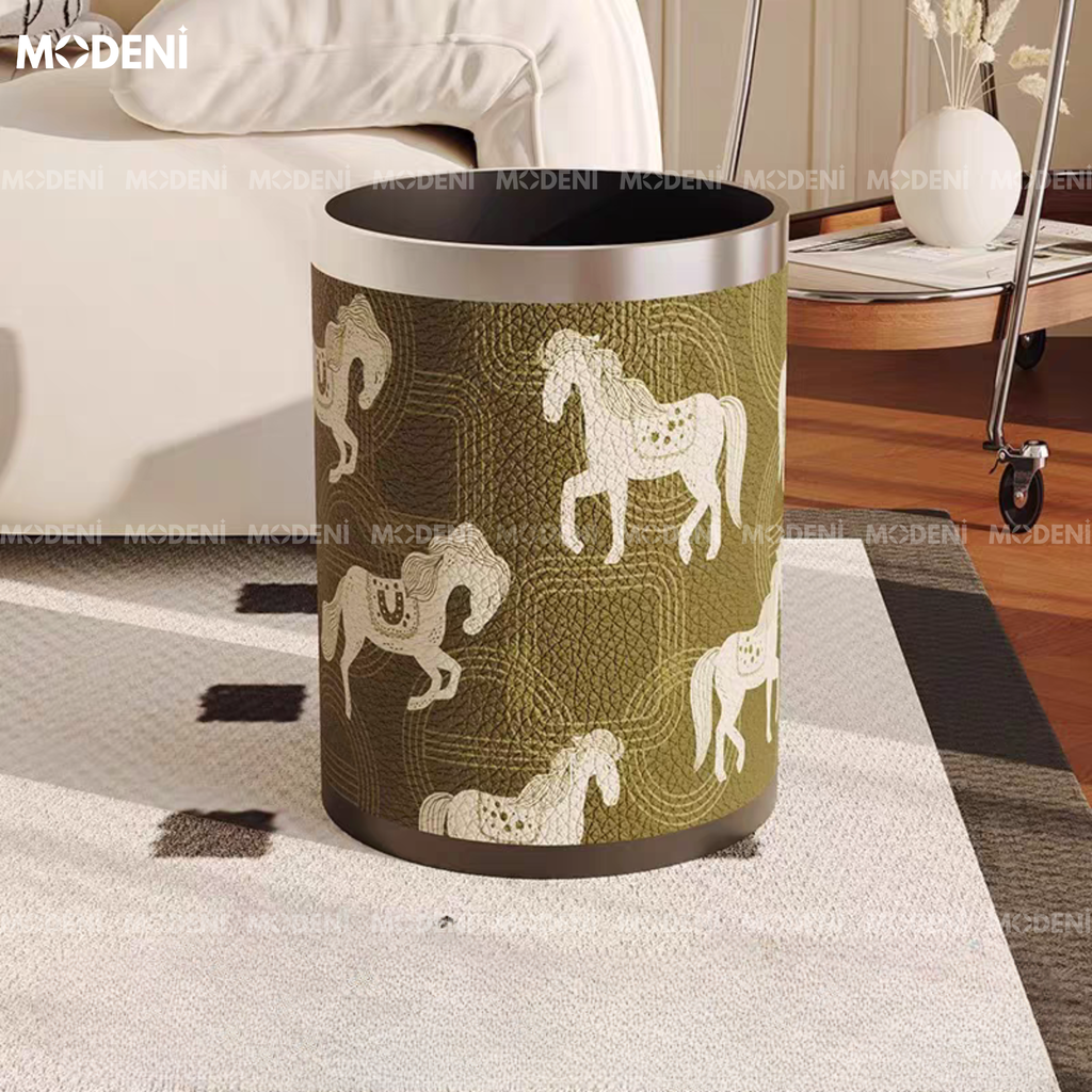 Thùng Rác Troya Decor Cao Cấp – Họa Tiết Ngựa Sang Trọng – Da Nhân Tạo Bền Đẹp – Phù Hợp Phòng Khách/Phòng Làm Việc