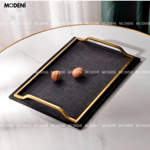 Cận cảnh đường nét sắc sảo và chất liệu da phủ nhám tinh tế.