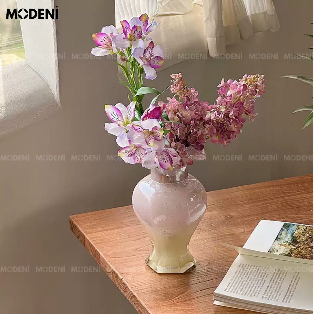 Bình Hoa Jena Thủy Tinh Loang Hồng Kem Cao Cấp – Dáng Lượn Bồng Nhẹ | Gợi Nắng Ngọt Ngào Cho Góc Bàn Sáng Tinh Khôi