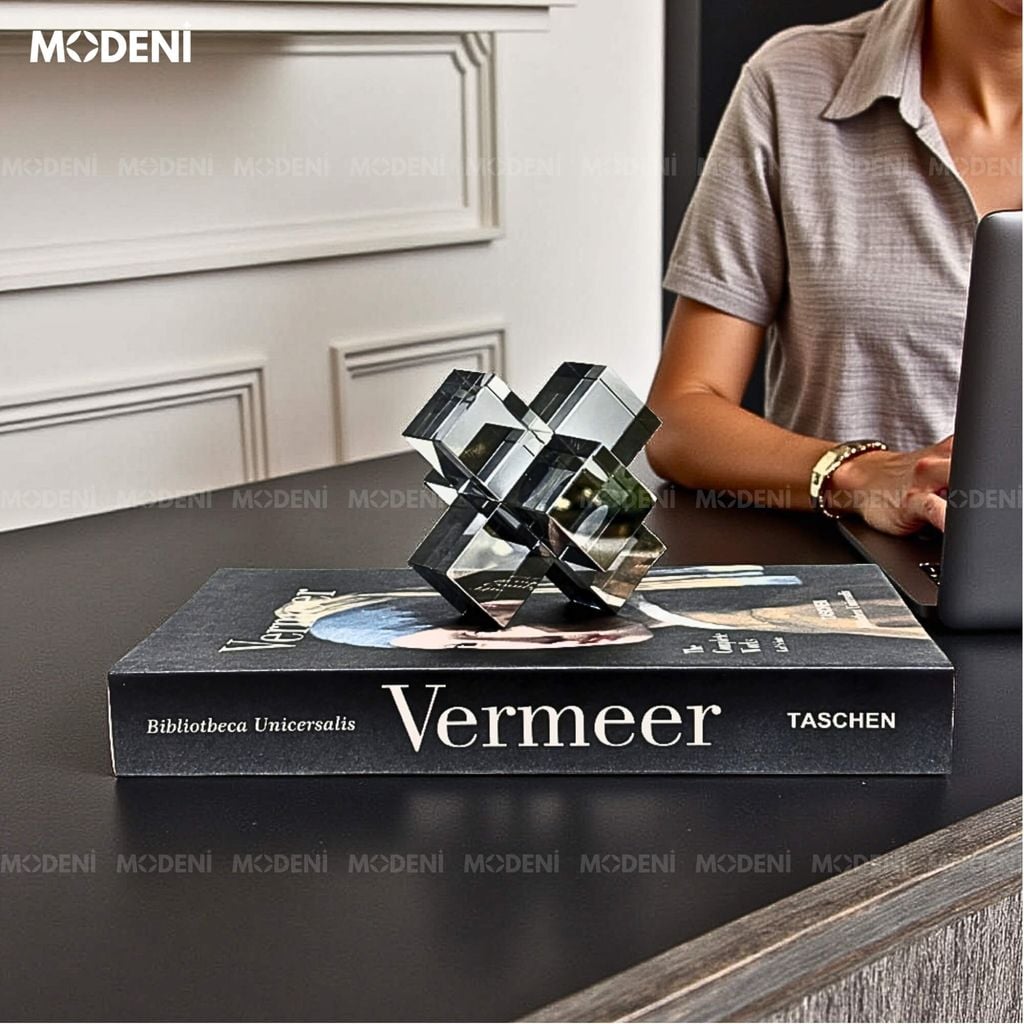 Tượng Cubex Xám Decor Nghệ Thuật Trừu Tượng – Trục Xoay Tư Duy Pha Lê – Decor Bàn Làm Việc, Kệ Sách, Văn Phòng Hiện Đại