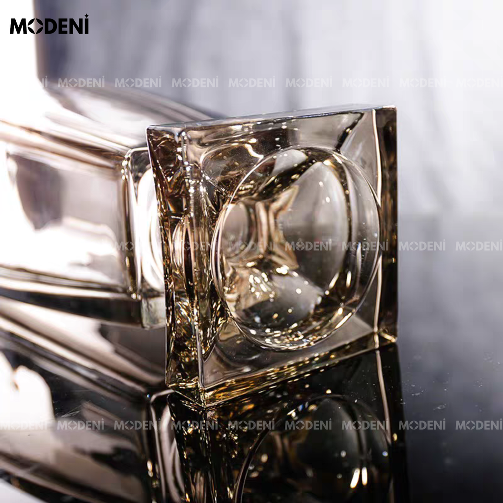 Bình Hoa Pha Lê Elara – Bình Hoa Trang Trí Sang Trọng – Dáng Trụ Vuông Cong Miệng – Cao 36cm, Phù Hợp Bàn Tiệc/Phòng Khách Hiện Đại