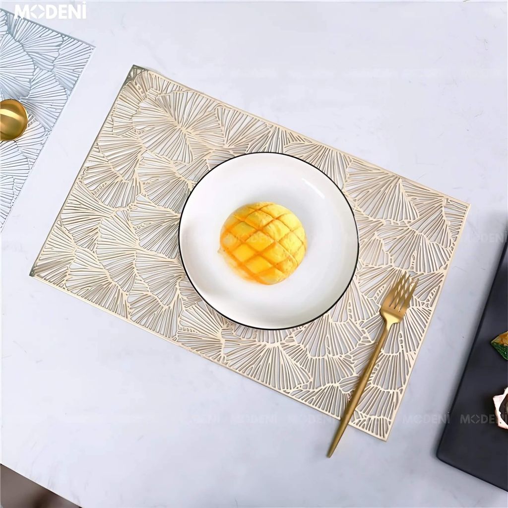 Tấm Lót Bàn Ăn Liv Placemat Cách Nhiệt Cao Cấp – Họa Tiết Lá Nghệ Thuật – Kích Thước 45x30cm – Phù Hợp Không Gian Bàn Ăn Sang Trọng Hiện Đại