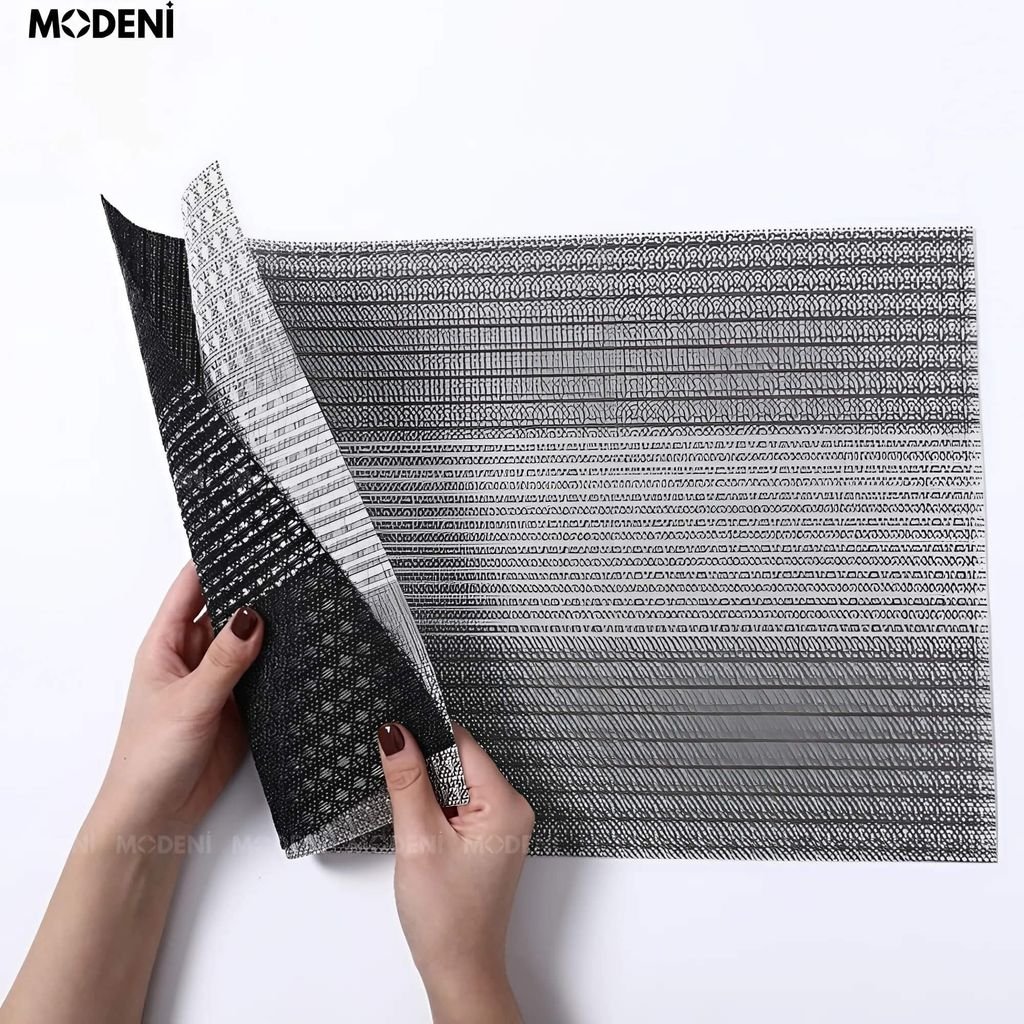 Placemat Lót Bàn Ăn Veronica Màu Đen – Tấm Lót Cách Nhiệt PVC Sang Trọng, Chống Thấm, Dễ Vệ Sinh Cho Bàn Ăn Hiện Đại