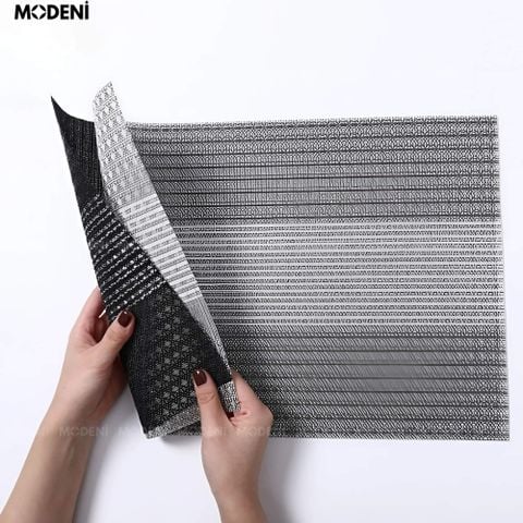 Tấm lót bàn ăn Veronica màu xám hiện đại với họa tiết sọc đan sang trọng.