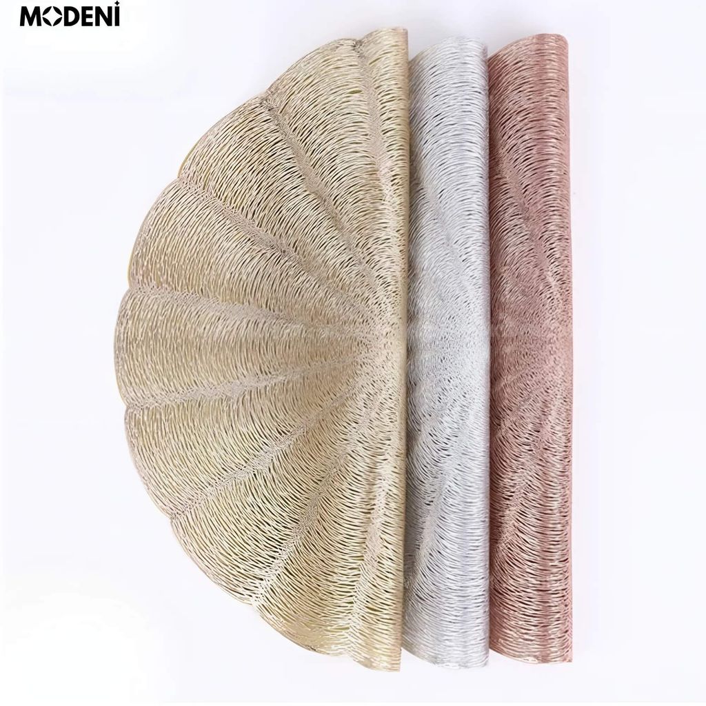 Tấm Lót Bàn Ăn Roni Placemat Hình Tròn – Thiết Kế Nghệ Thuật Ánh Vàng – Chất Liệu PVC Cao Cấp, Đường Kính 38cm – Phù Hợp Bàn Ăn Hiện Đại, Bàn Tiệc Sang Trọng