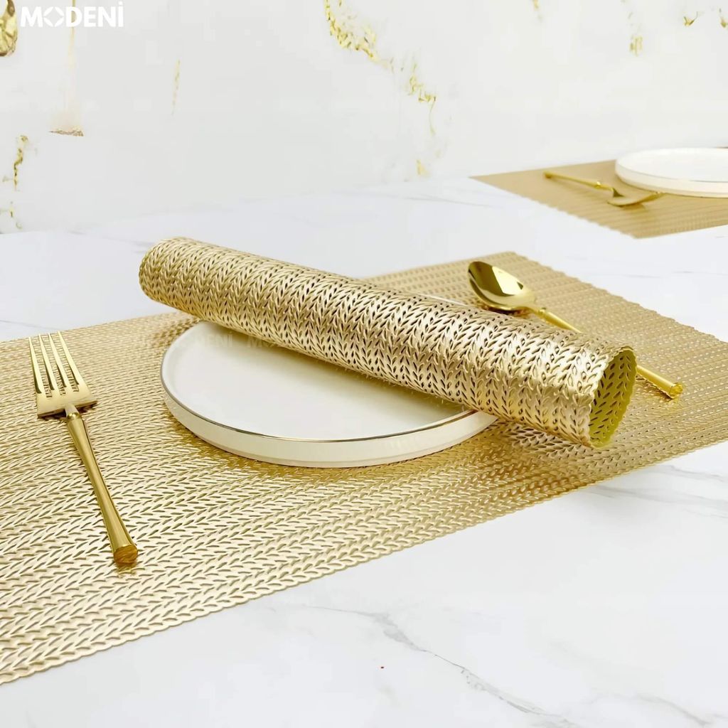 Tấm Lót Bàn Ăn Oro Placemat Hàn Quốc – Nhựa PVC Cao Cấp, Ánh Vàng Sang Trọng, Dễ Vệ Sinh, Kích Thước 45x30cm, Phù Hợp Decor Bàn Ăn Hiện Đại