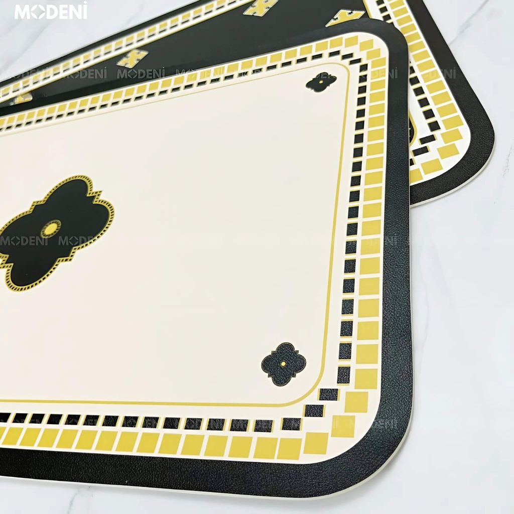 Placemat Lót Bàn Ăn Clubs – Họa Tiết Hoa Cách Điệu Độc Đáo, Viền Vàng Caro Sang Trọng, Chất Liệu Nhựa Cao Cấp, Phù Hợp Bàn Ăn Hiện Đại – Nhà Hàng