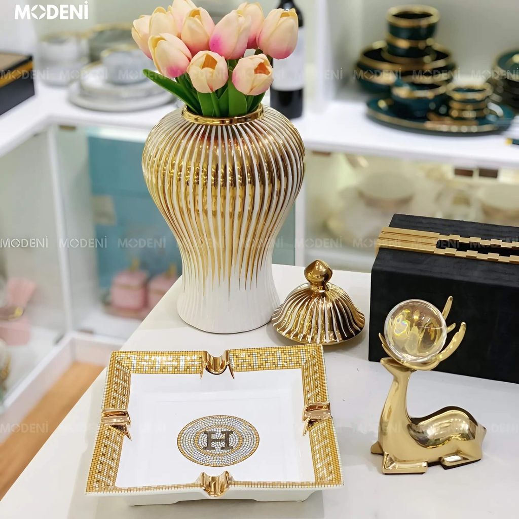 Gạt Tàn H-Paris Gốm Sứ Cao Cấp – Thiết Kế Vuông Trắng Vàng, Sang Trọng Cho Bàn Trà & Quà Tặng